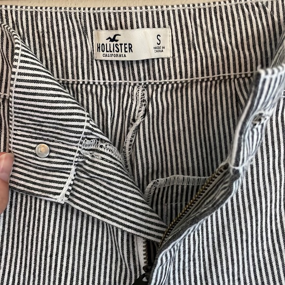 Cropped Pants - Picture 2 of 2